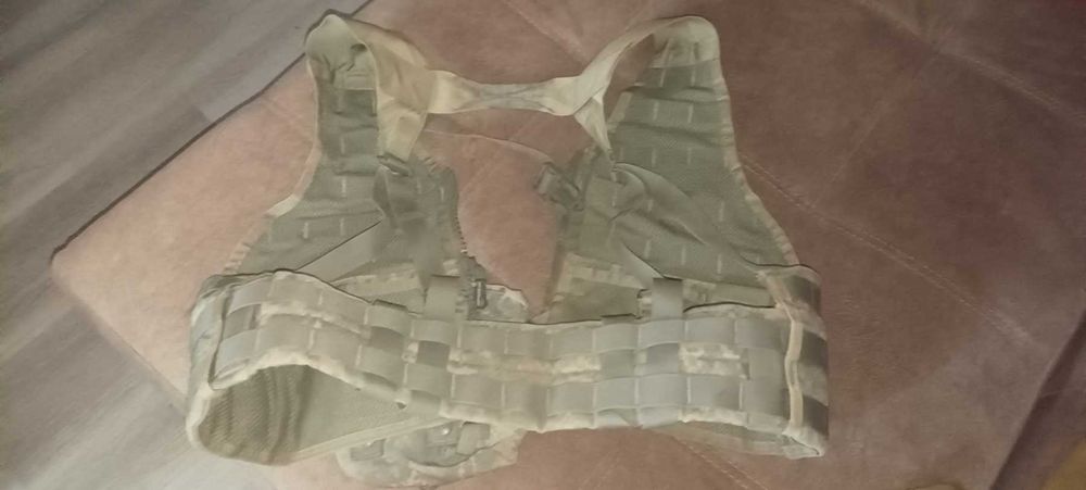 Разгрузочный жилет ( РПС) б/у +1 подсумок