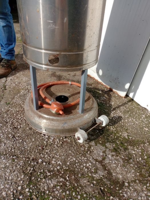 Aquecedor a gás vertical um