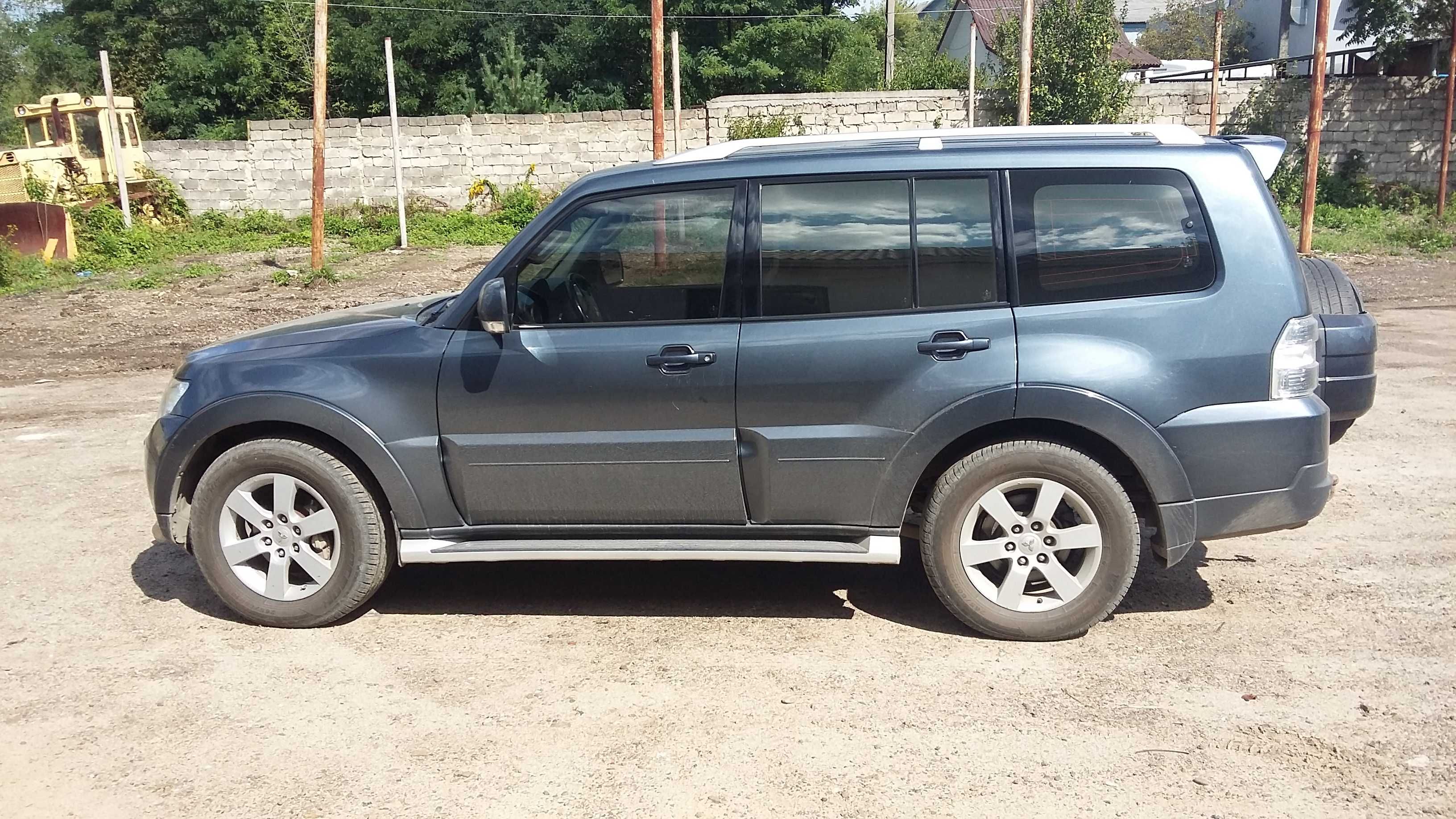 MITSUBISHI PADJERO WAGON 3.2 D  2008 рік. перший власник