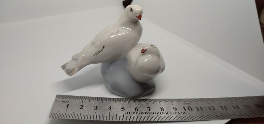 Figurka porcelanowa dwa gołąbki gołąb ptaszki Płonne