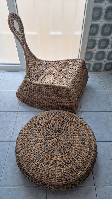 Conjunto poltrona e puff de verga IKEA