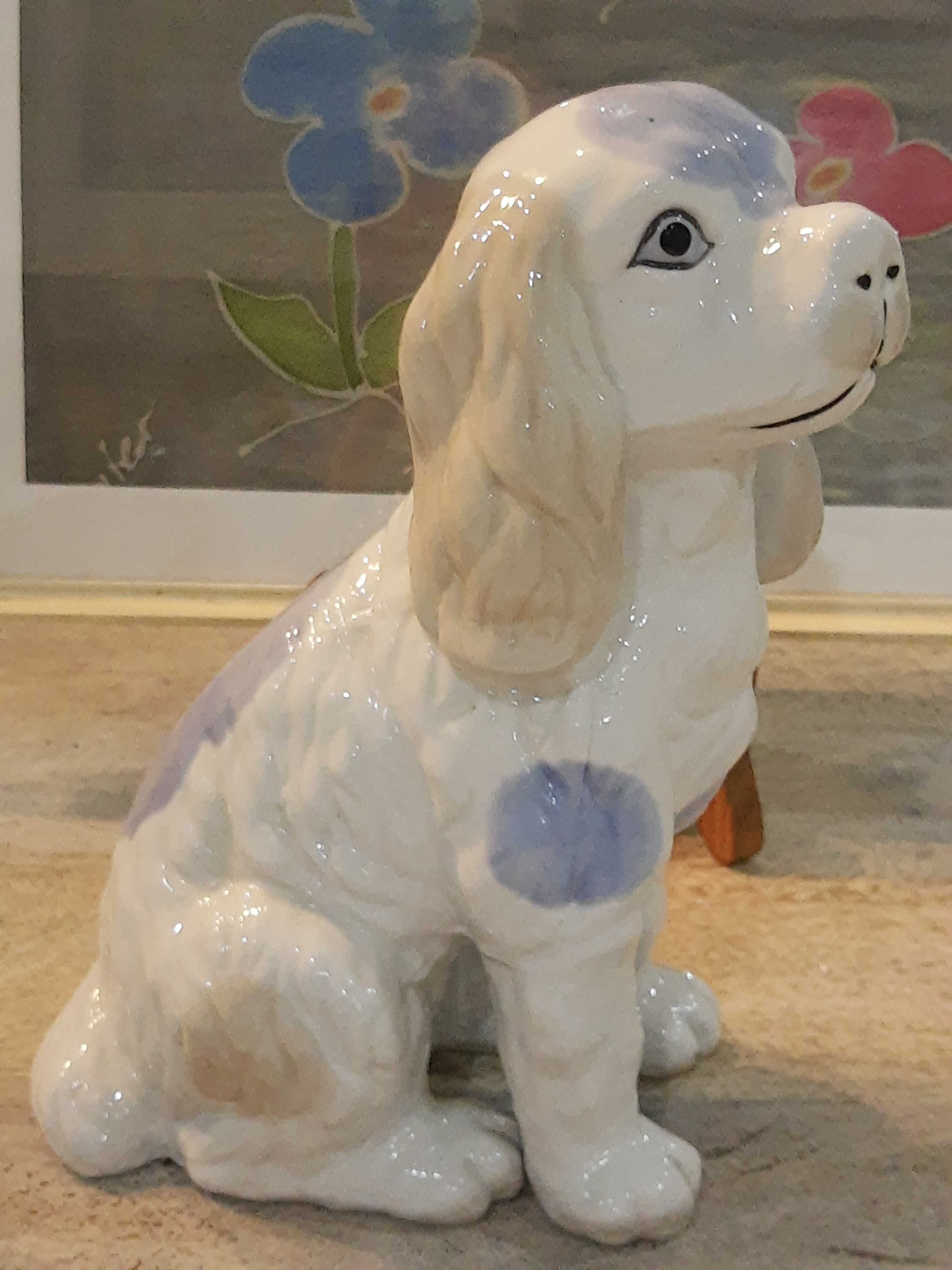 Figurka psa porcelana wys.21cm. (P.2710)