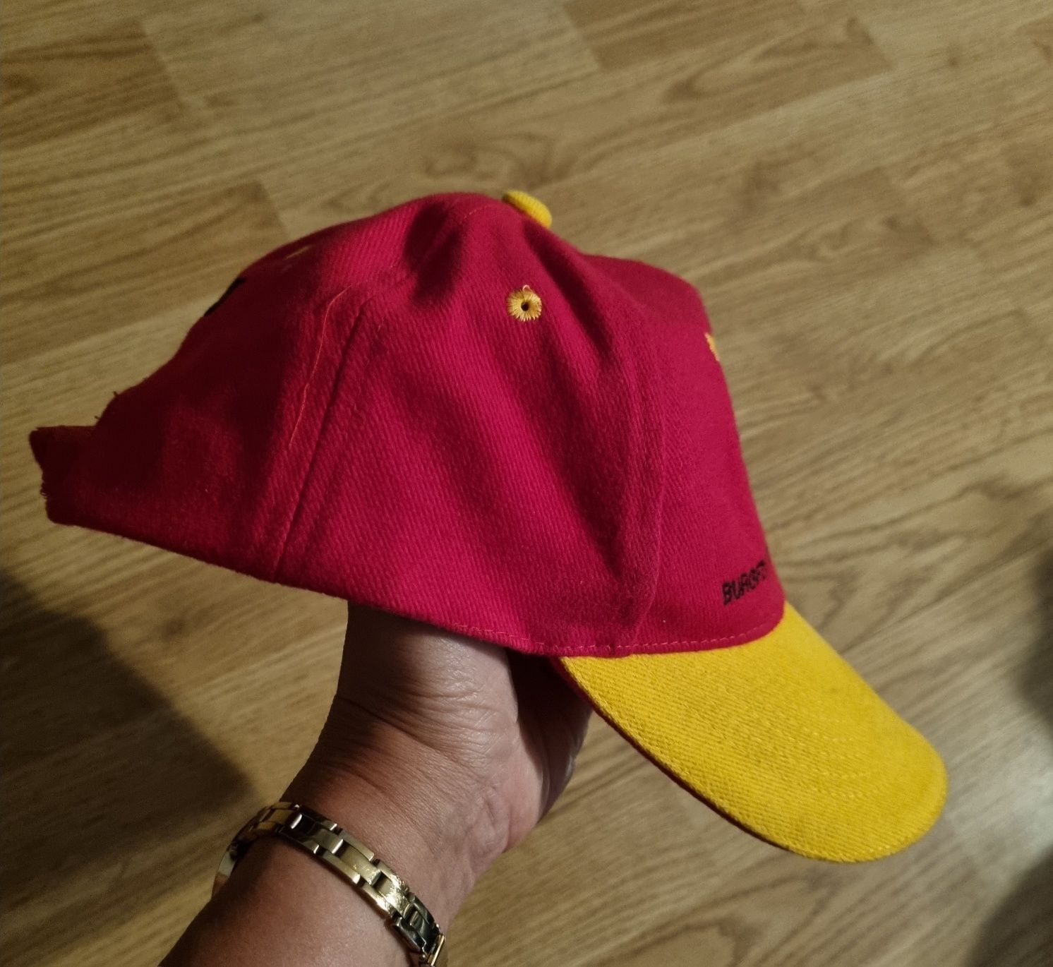 Halloween czapka z daszkiem czerwona żółta czarownica