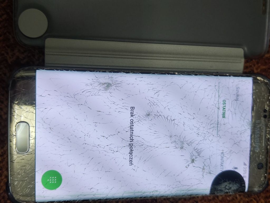 Samsung S7 edge uszkodzony jak na zdjęciach.