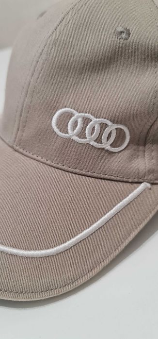 Boné Audi - Cinza