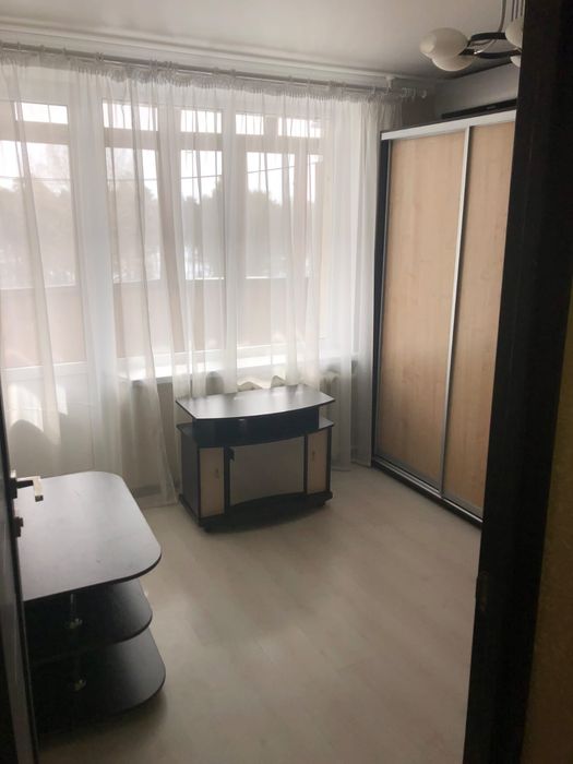 Київ Дарницький 1 кімнатна з газом та ремонтом