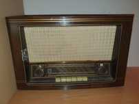 Radio lampowe firmy SABA.