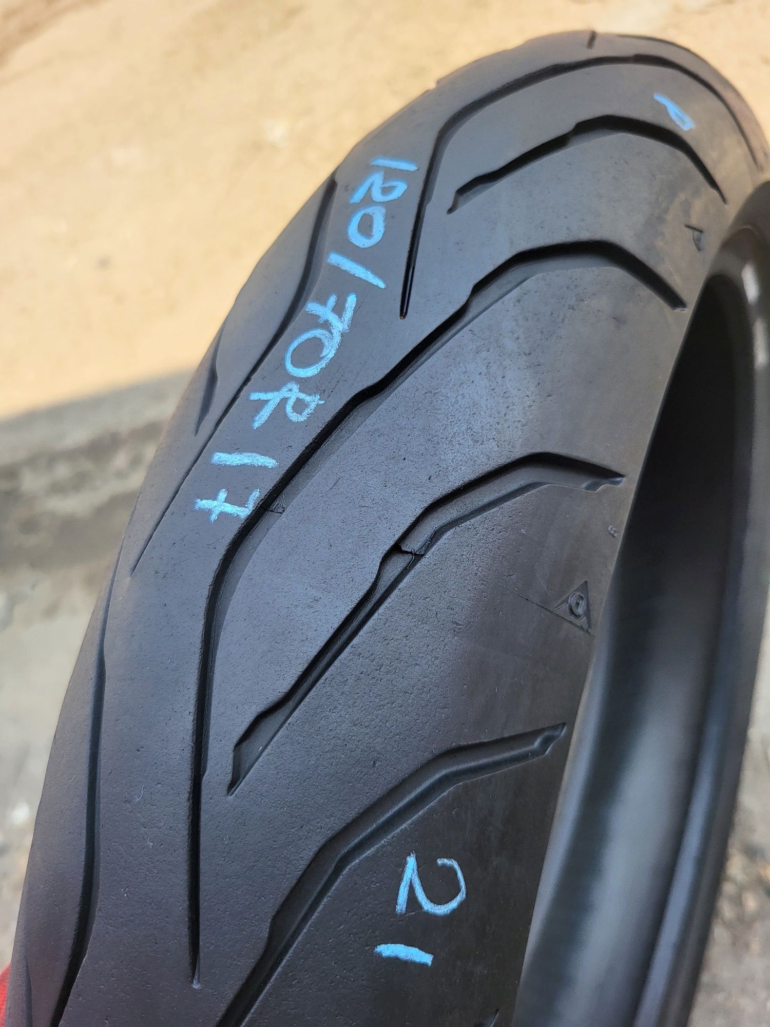 Dunlop 120/70R17 (2021) мотошина