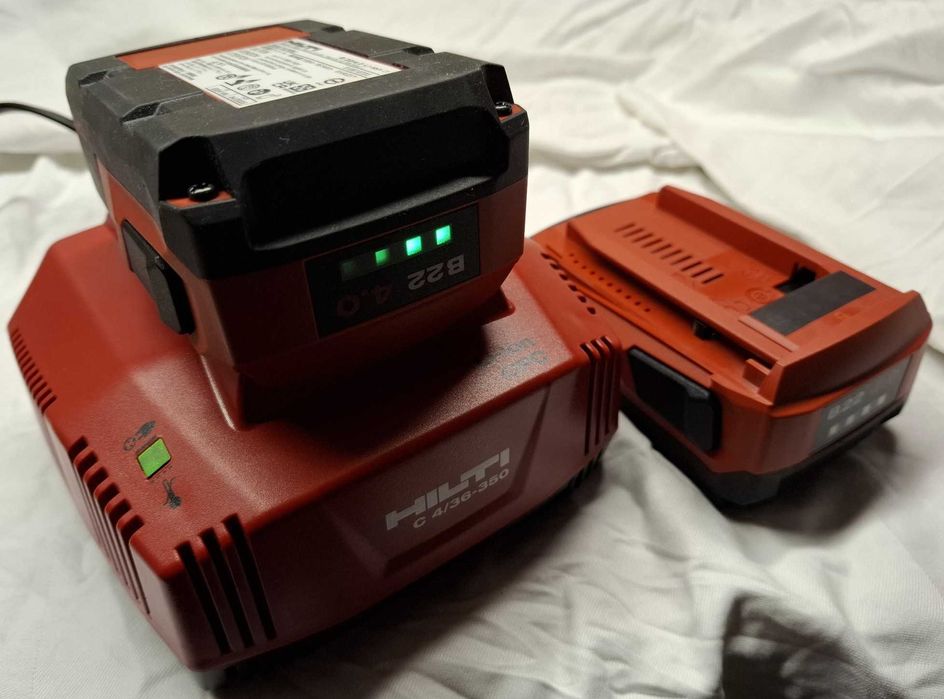Zestaw Hilti, Ładowarka z akumulatorami