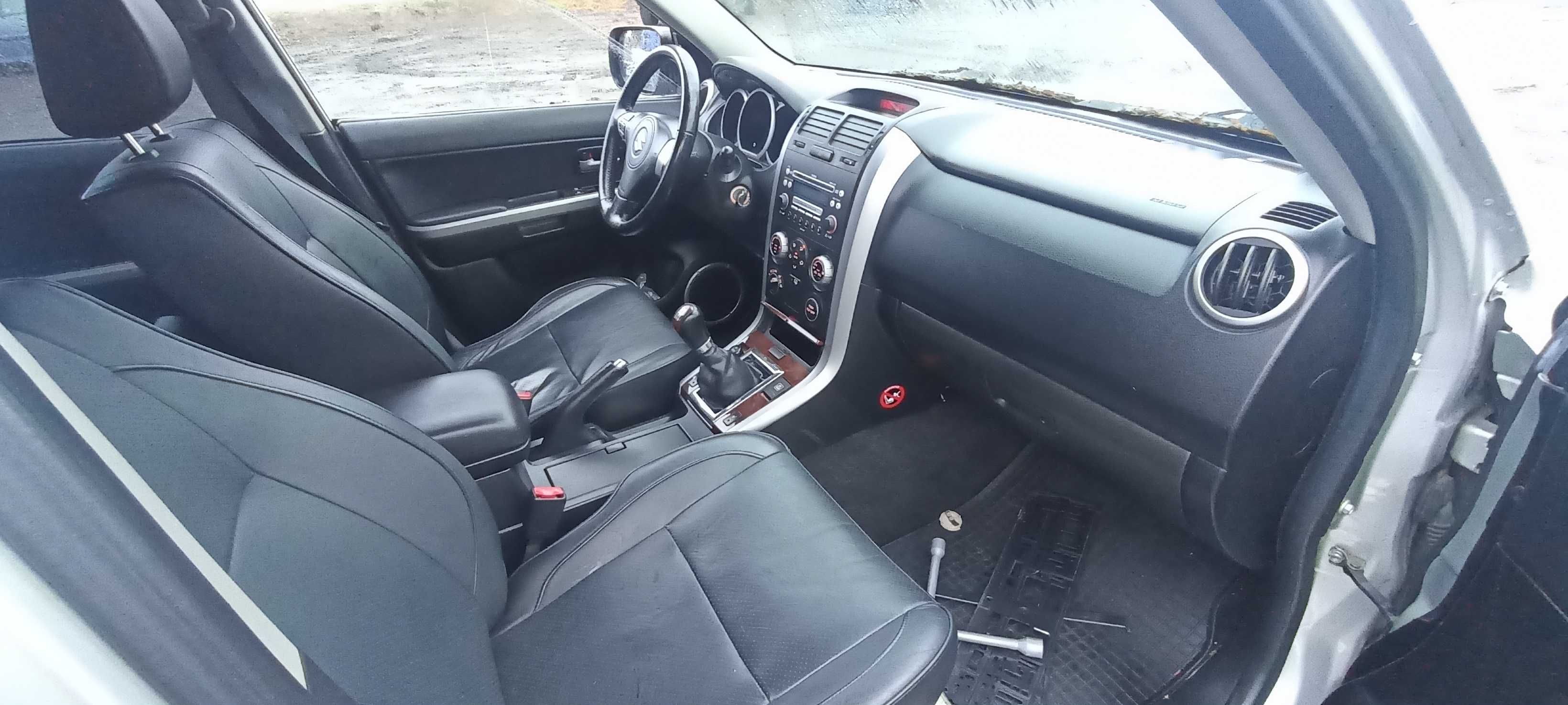 grand vitara 05r 129 km 1.9 ddis F9QB264 lak Z2S samochód na części