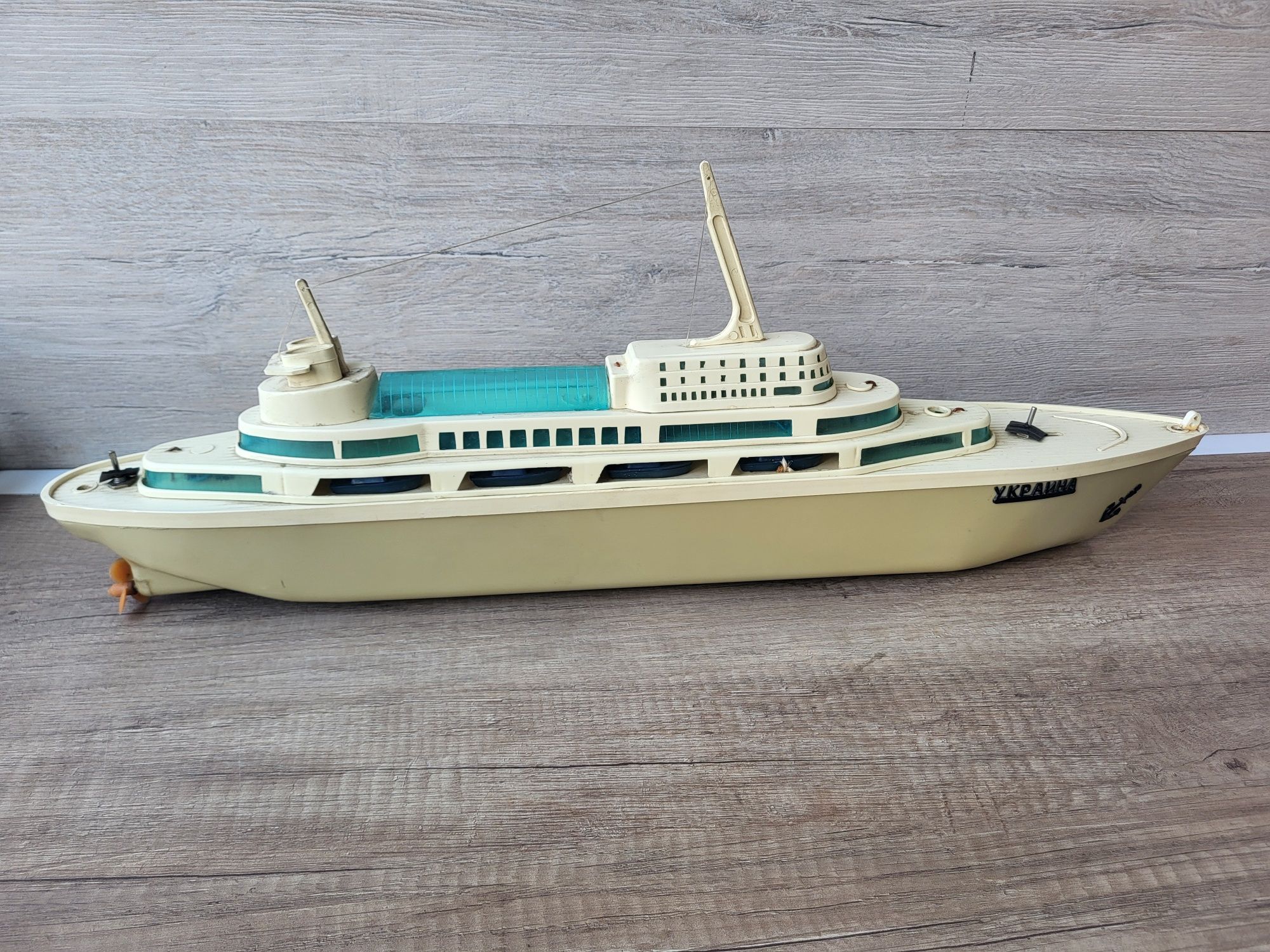 Старая игрушка корабль Украина