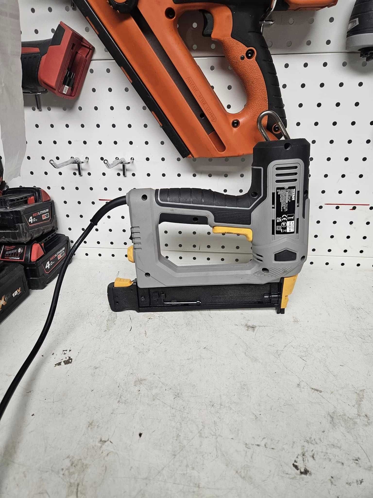 Gwoździarka Zszywacz TITAN TTB961NAL