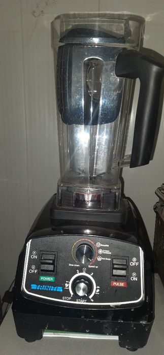 Бландер професійний Triniti t5200