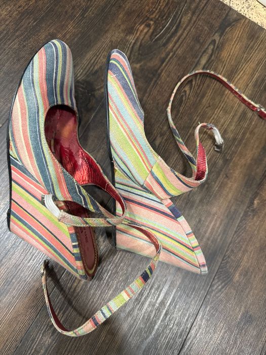 Віддам жіночі туфлі на танкетці 37 р