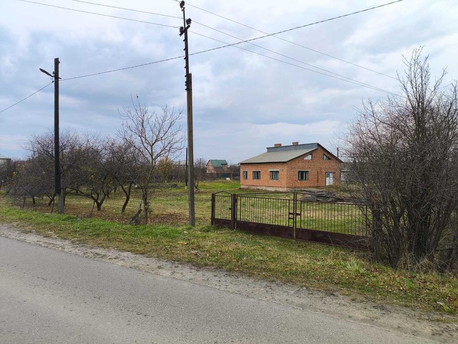 незавершений будинок та земельна ділянка 25 сот., с. Старий Добротвір