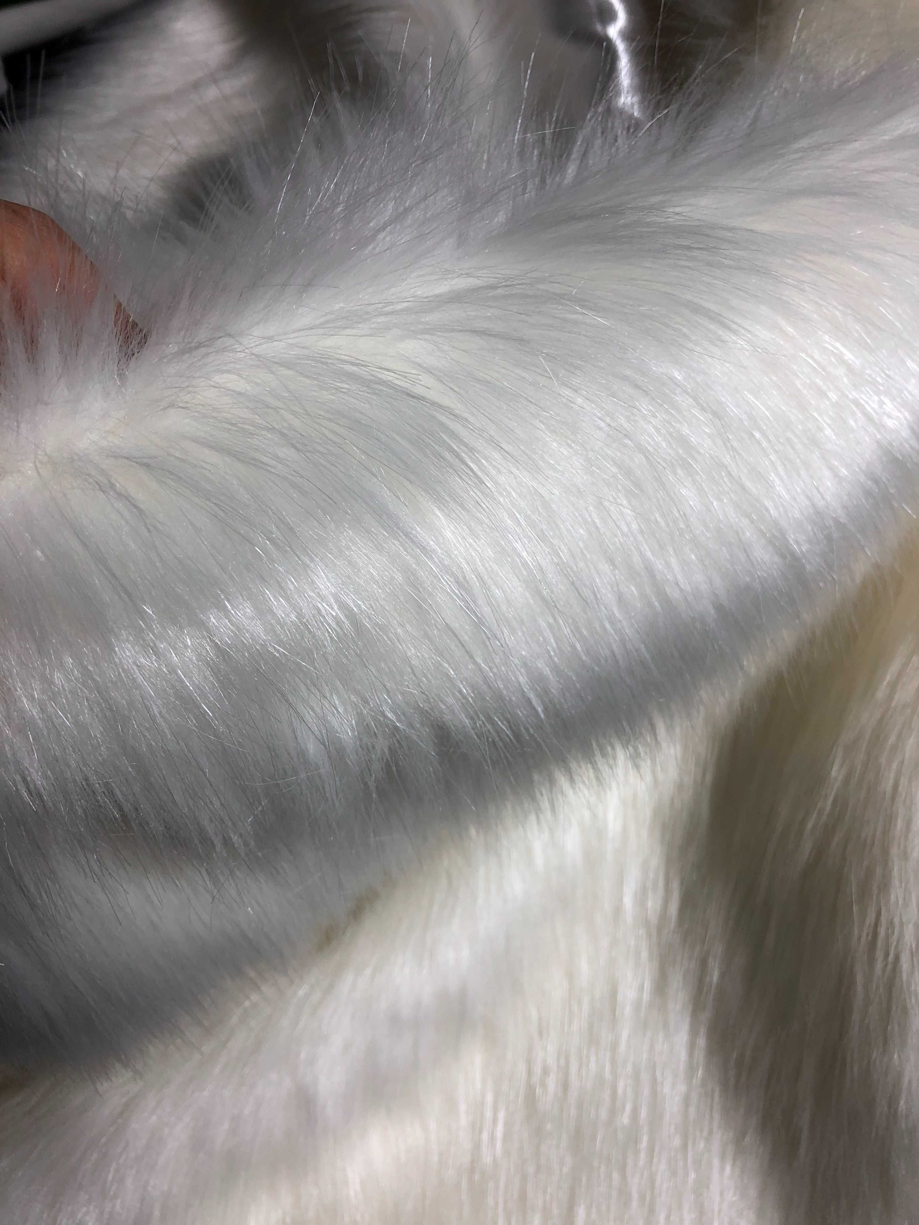 Шикарная накидка искусственный  белый мех,  большой  размер