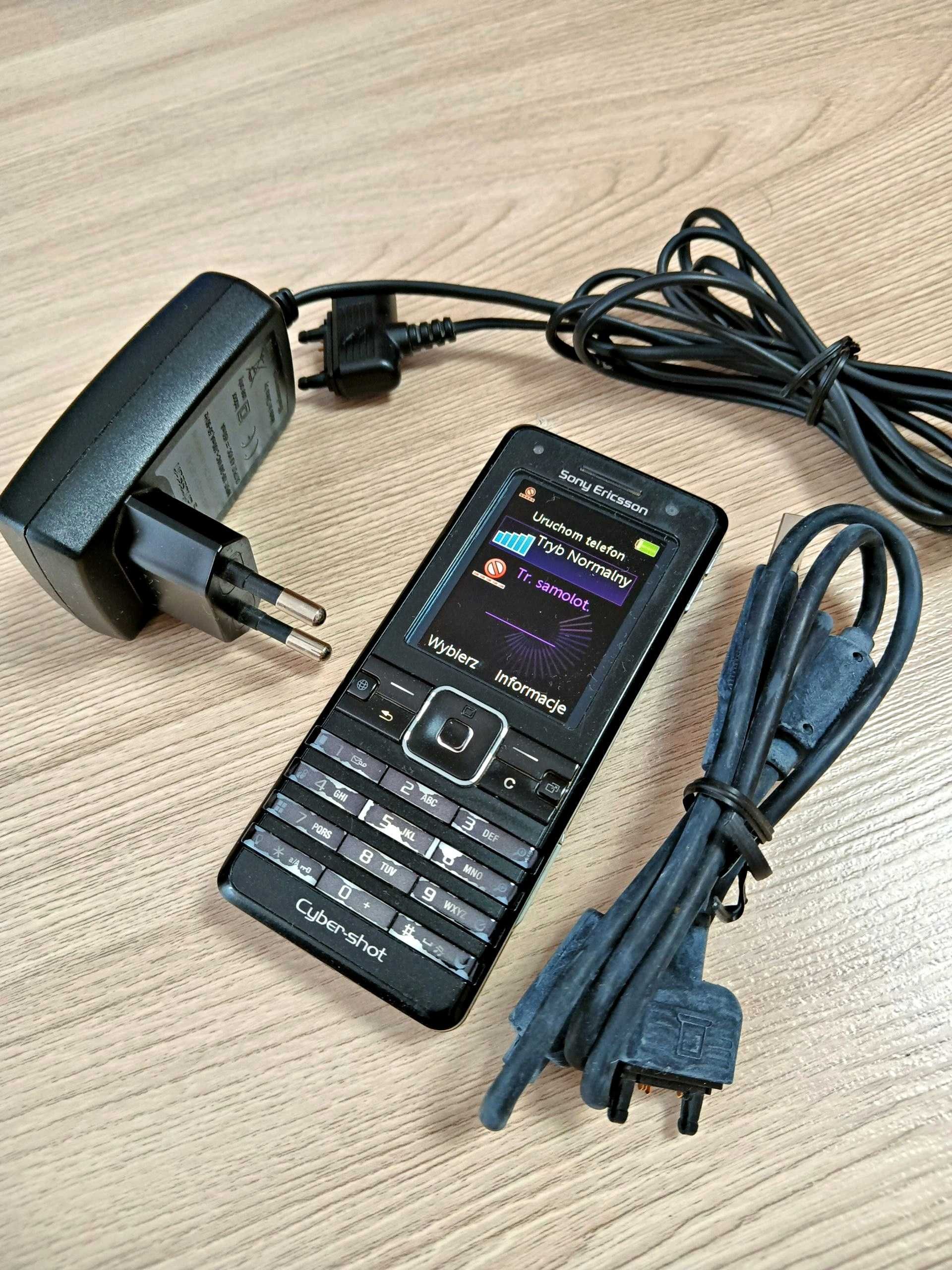 Telefon komórkowy Sony Ericsson K770i + ładowarka + kabel