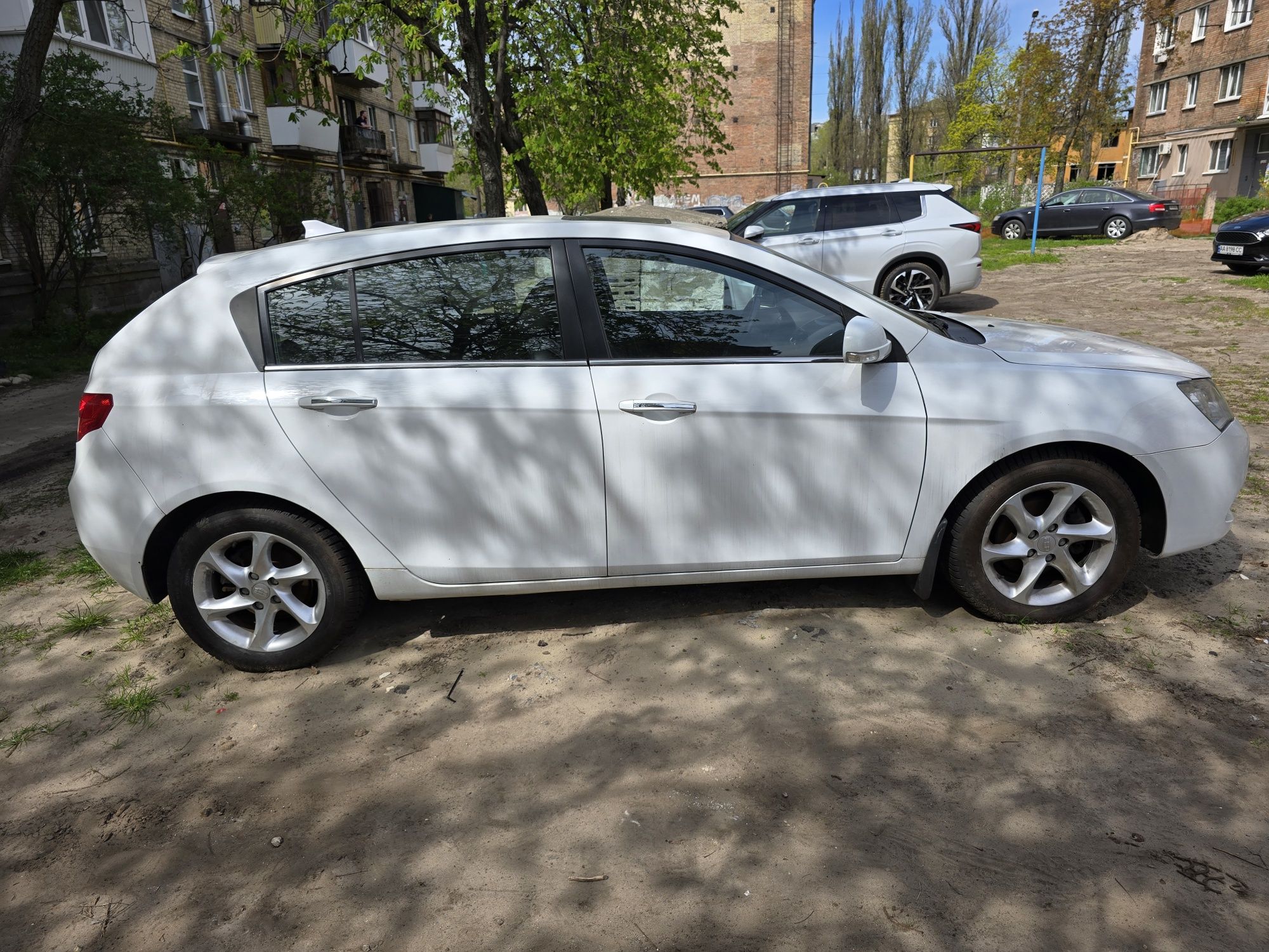 Geely Emgrand EC7 RV