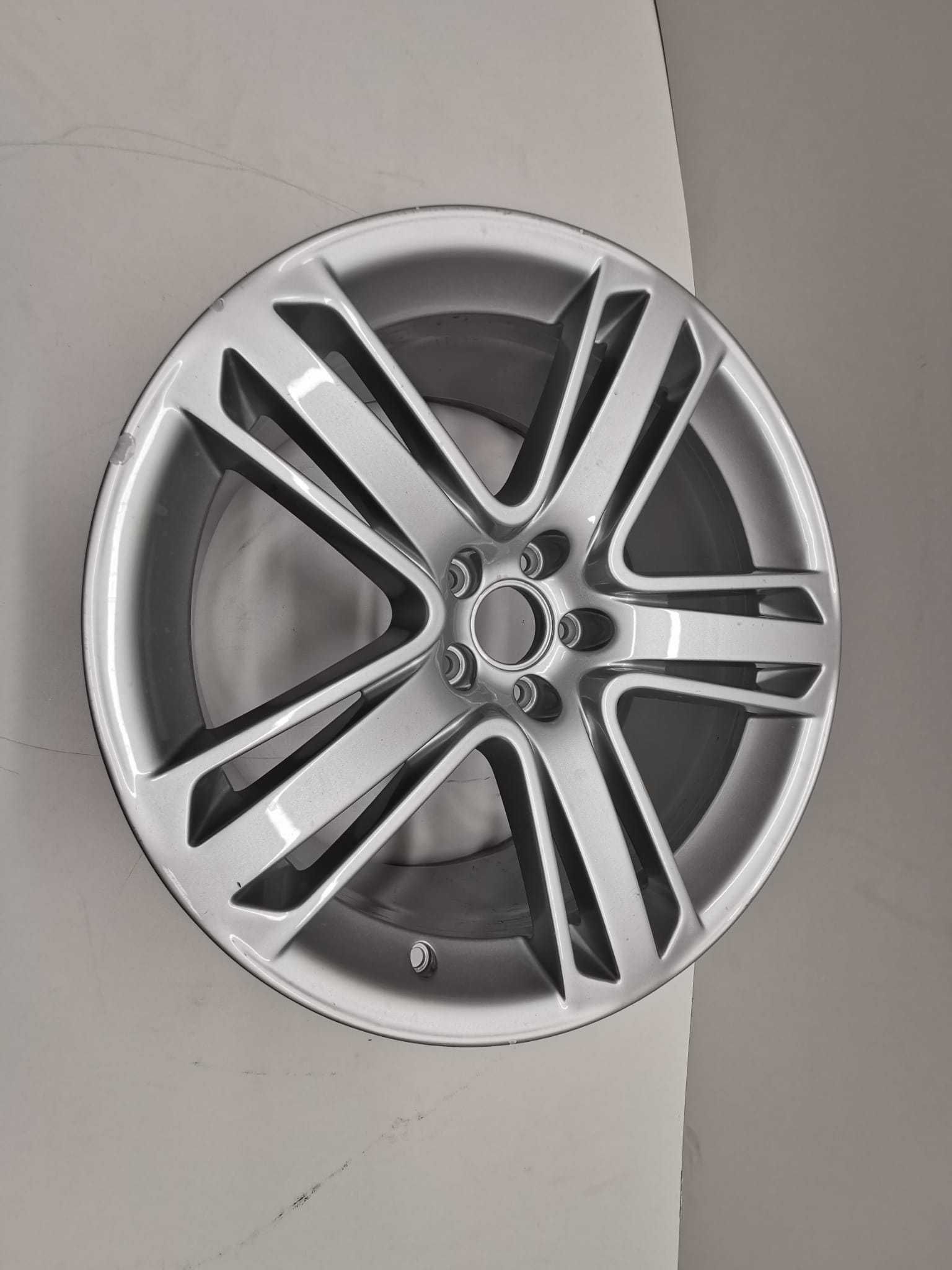 Felga 19-cali AUDI A5 RS5 5x112 9Jx19H2 ET24 8T06.01025AS