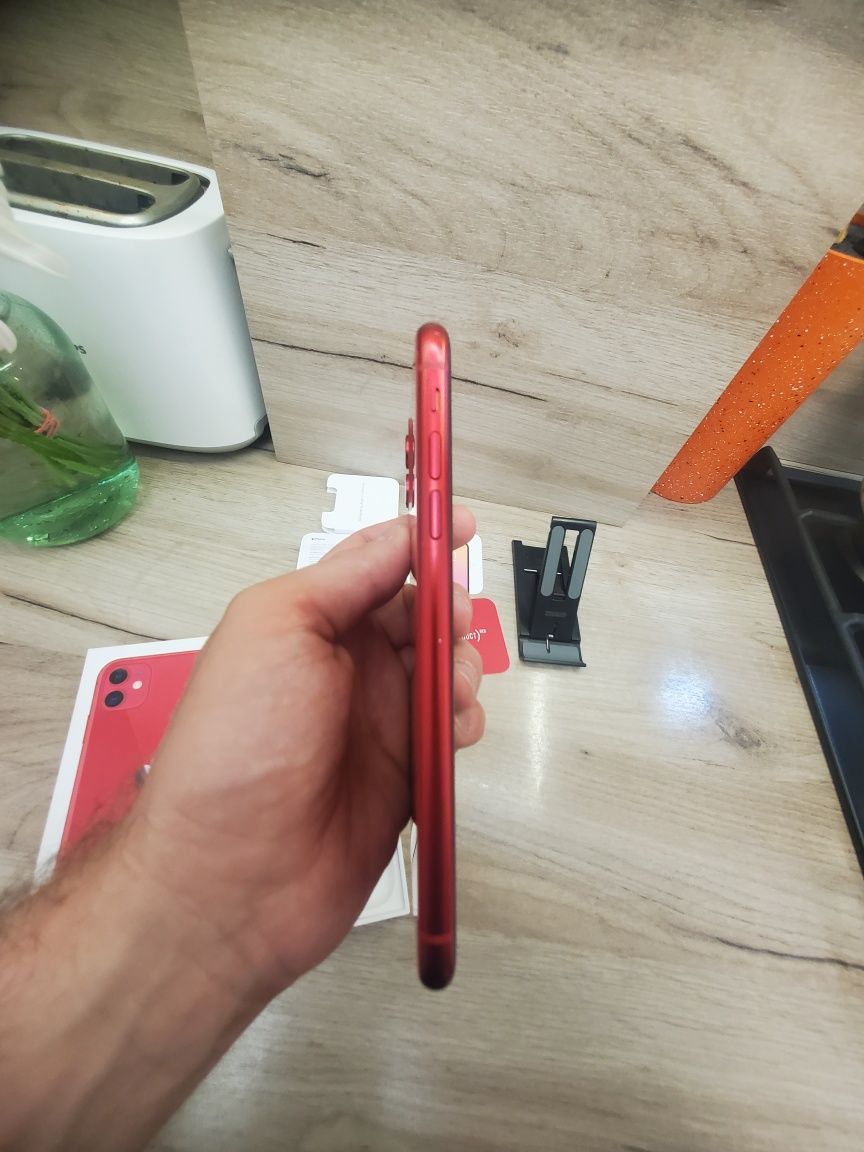 Продам Iphone 11 red 128Gb червоний