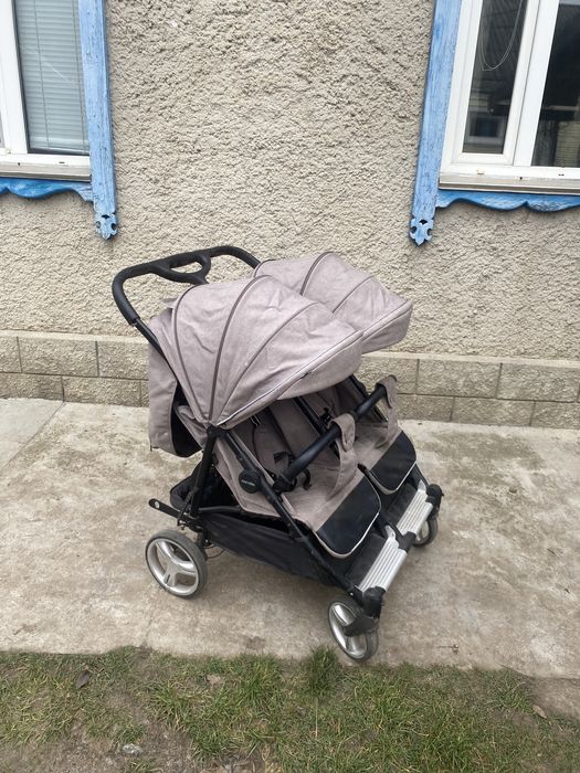 Коляска CARRELLO Connect доя двійні