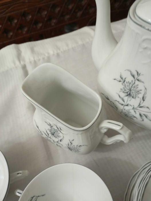 Várias peças antigas lindíssimas