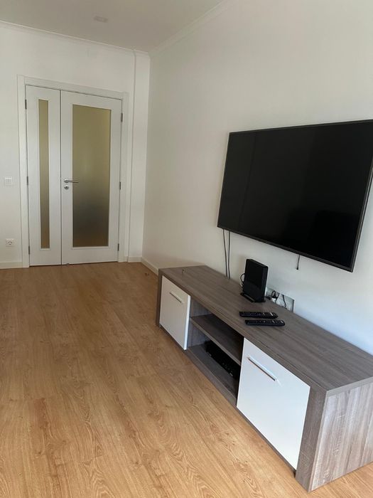 Arrenda-se Apart. T3 Remodelado (zona excelente)