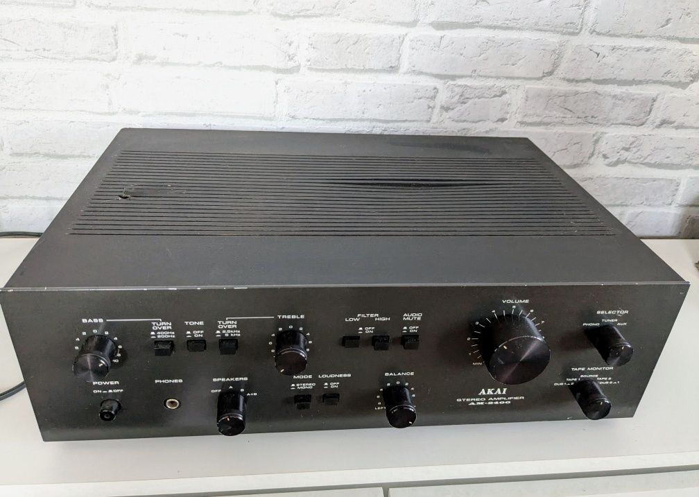 Akai AM-2400  wzmacniacz