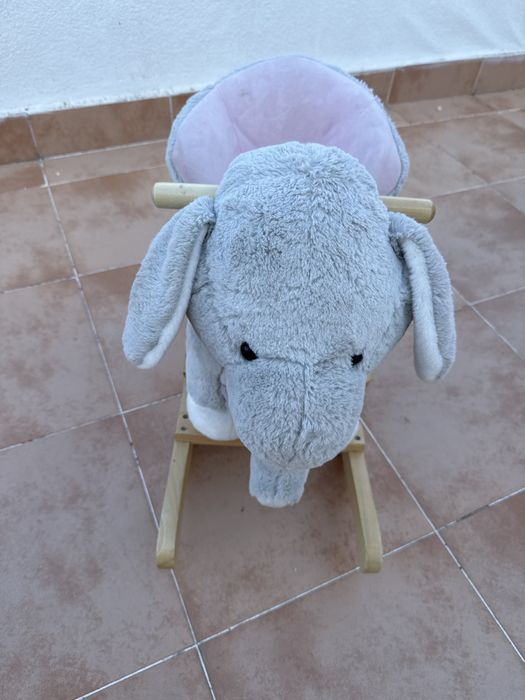 Elefante de Baloiço em Peluche