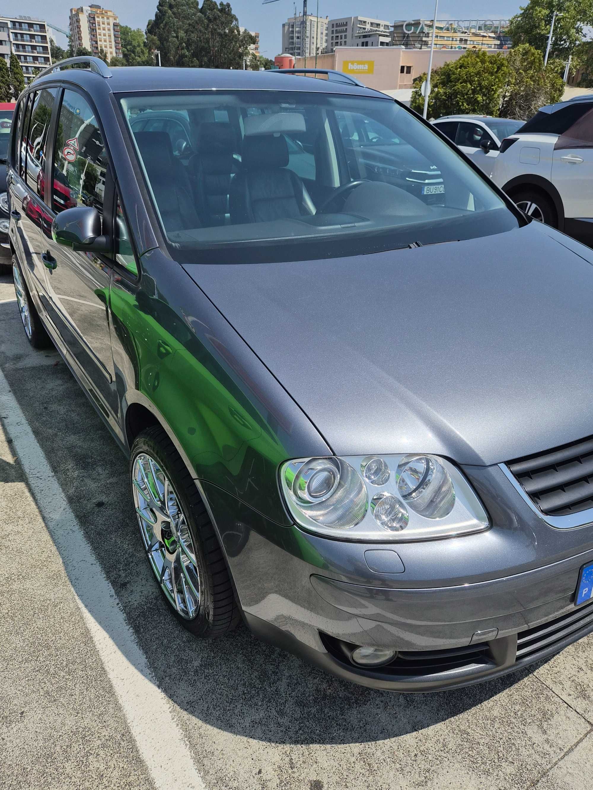 VW Touran 2004 – 7 lugares – 120.000 km – €8.000