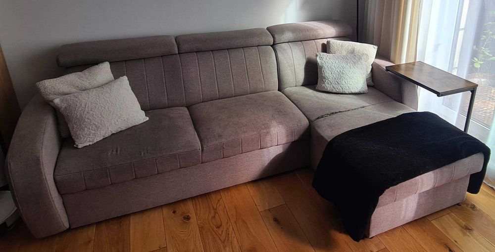 Kanapa narożna z funkcją spania i pojemnikiem na pościel – 250x150 cm