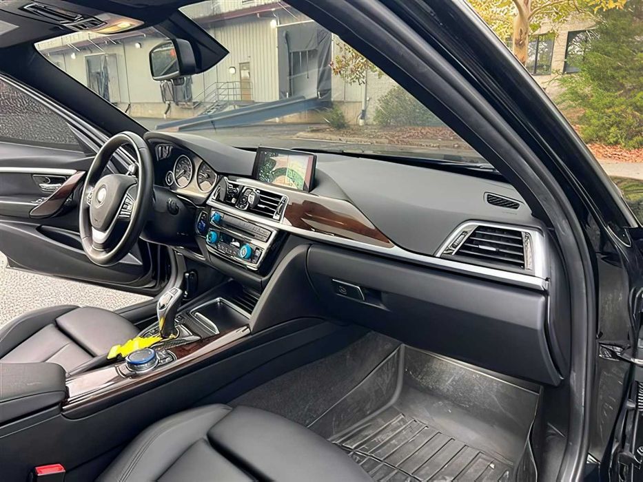 BMW 3 Series      2016