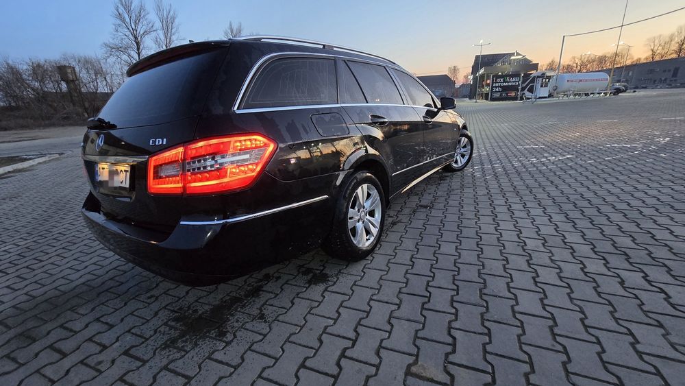 Mersedes чорний на чорному)))