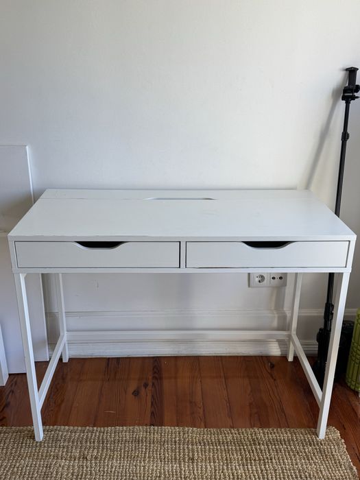 Desk IKEA ALEX in good condition