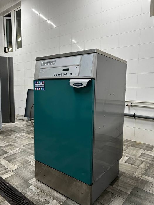 Професійна сушильна машина 10 кг Electrolux T3190(електричні і газові)