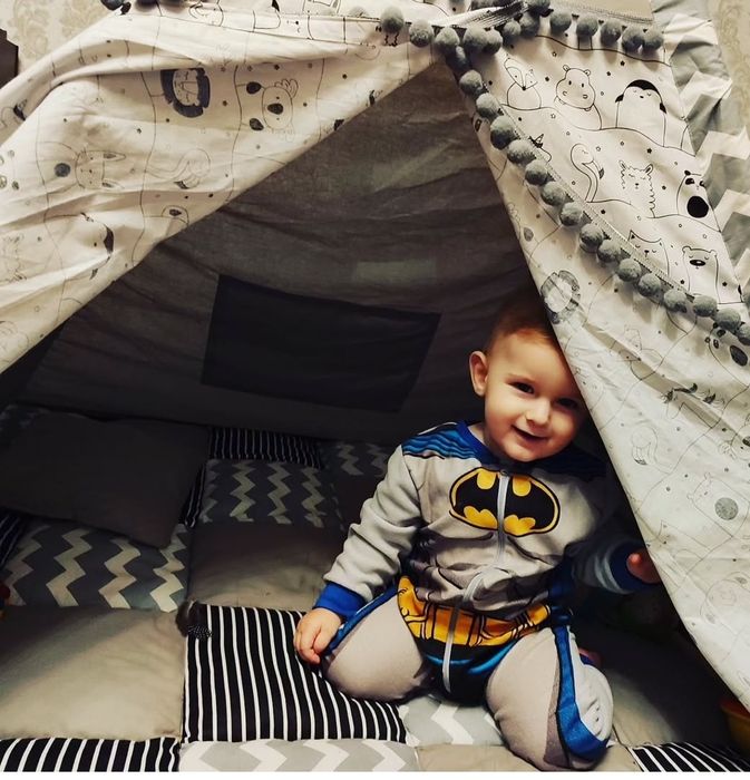 Вігвам, хатка з ковриком в ідеальному стані