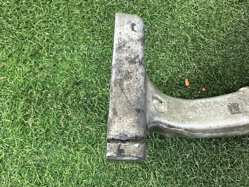 Поворотный кулак передний правый AUDI Q5 FY 2.0 DAYB 2018