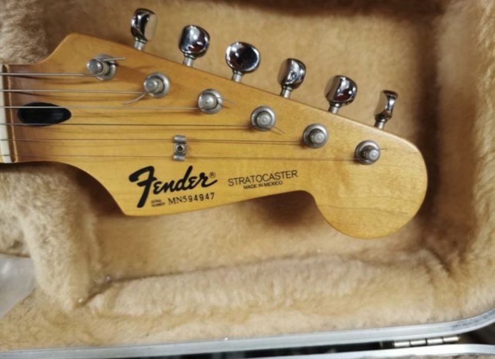 Fender Stratocaster (Torino Red, 1995)