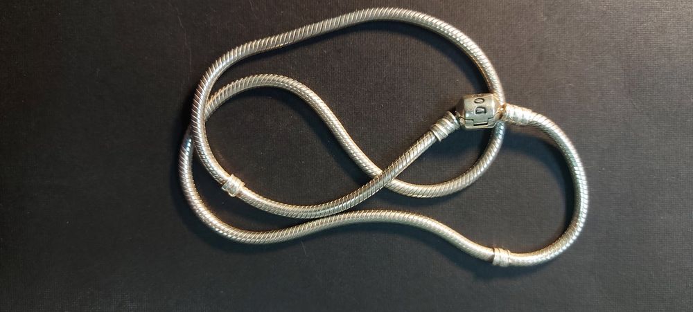 Colar e pulseira Pandora