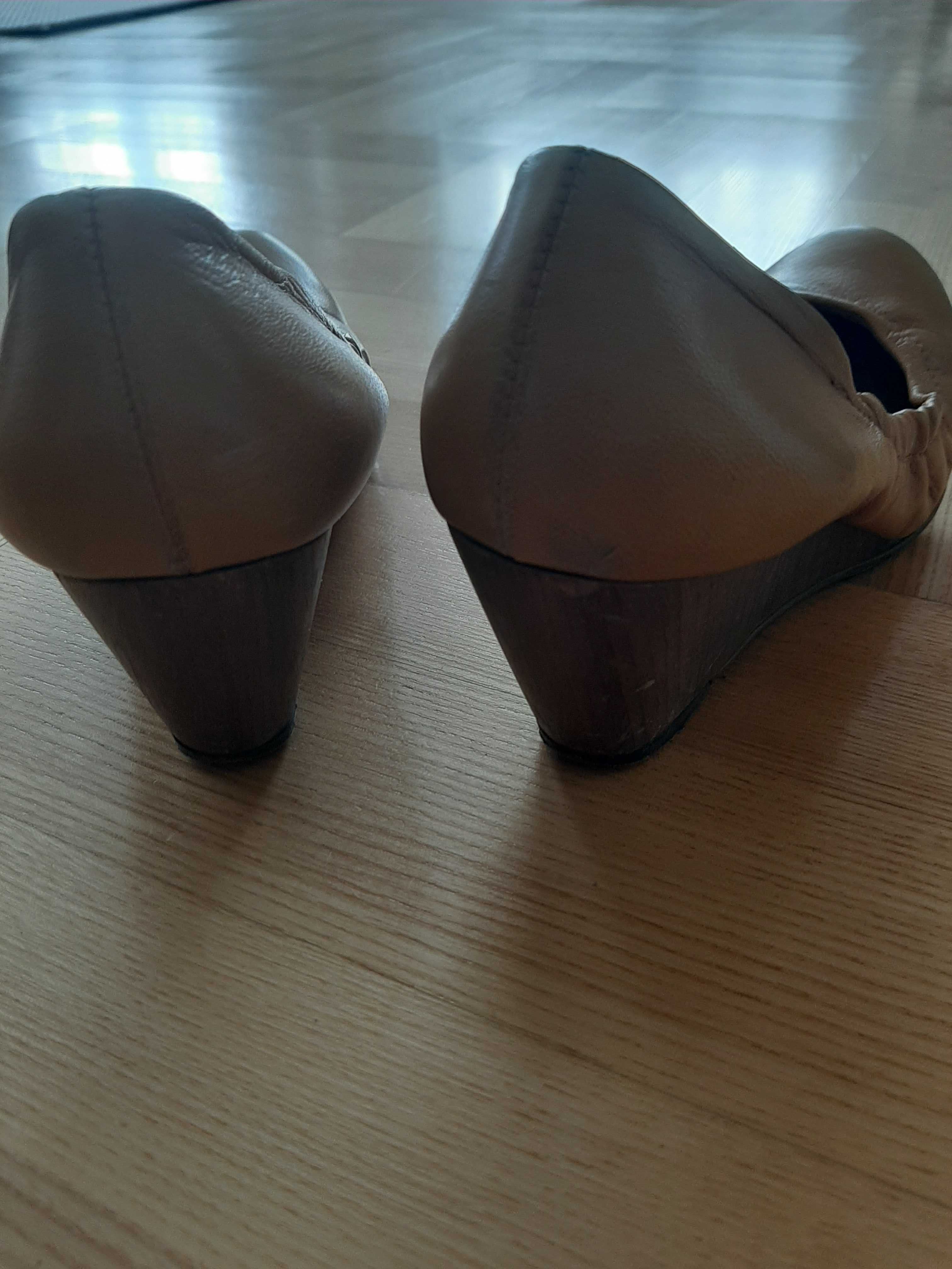 Buty Ryłko koturny rozmiar 35