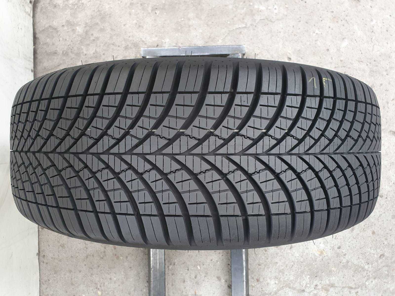 2x Goodyear Vector 4Seasons G3 215/45R20 7,4mm  Jak nowe