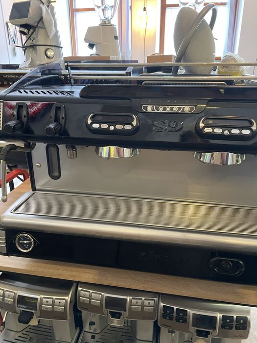 Оренда професійних кавоварок для барів та кафе