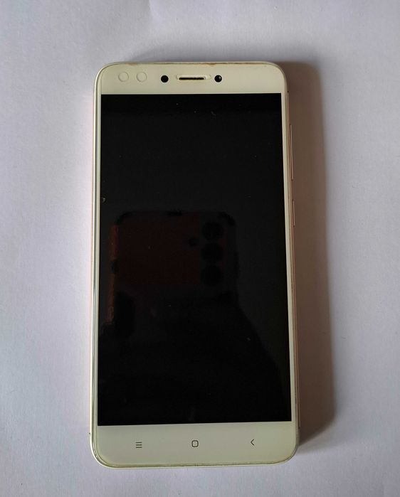 Телефон Xiaomi Redmi 4X 3/32GB Gold / Не вмикається