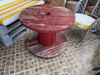 Stół ze szpuli na balkon, taras