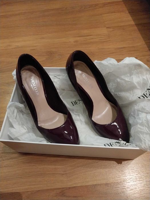 Efektowne szpilki marki Deni Cler