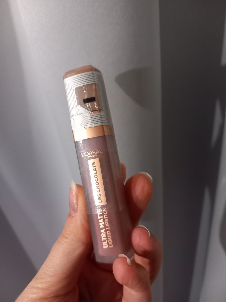 Nowy błyszczyk pomadka ultra matte L'Oréal nr 848