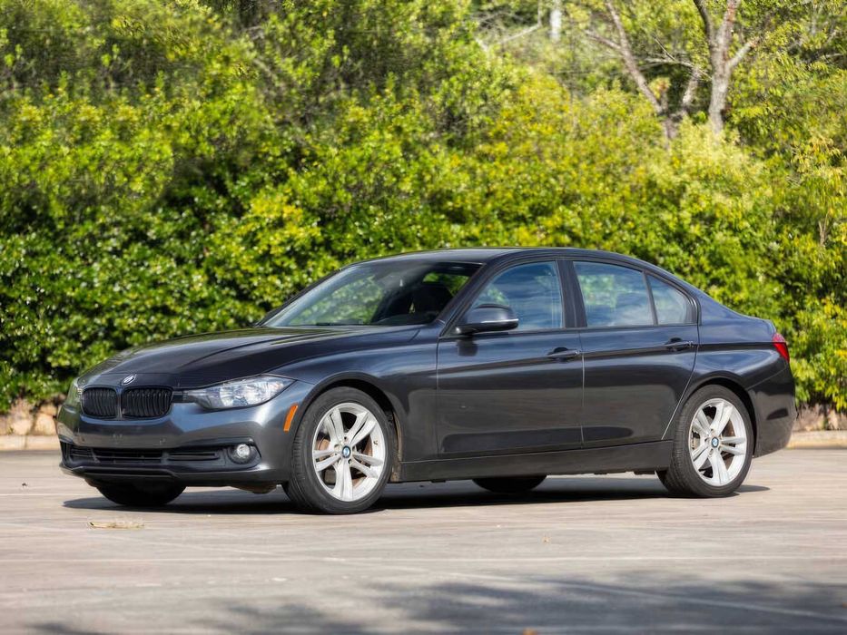 BMW 3 Series 320i      2016
