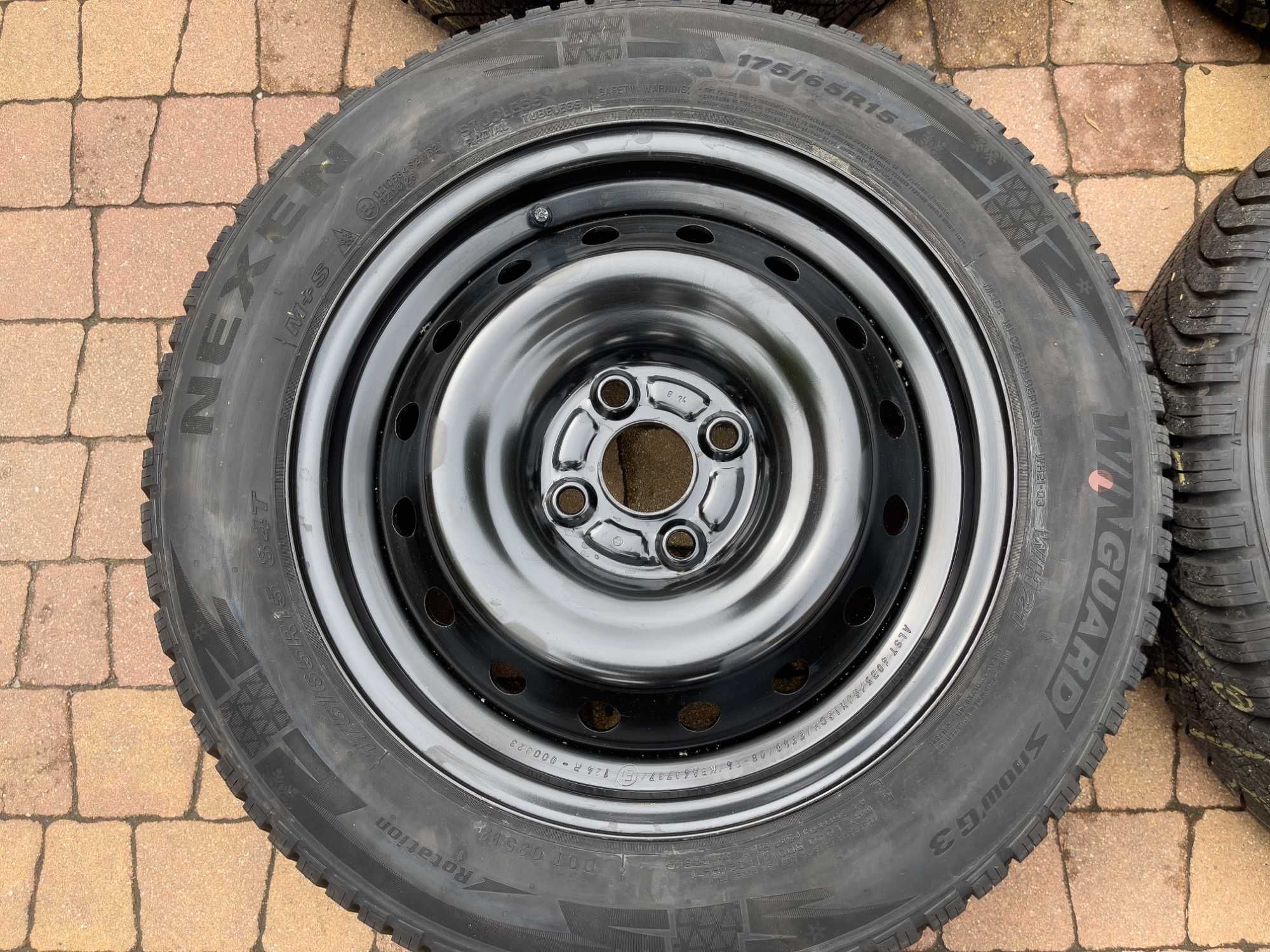 3836. Koła zimowe Toyota Yaris IQ Swift 4x100 ET40 175/65/15 8.5mm 23r