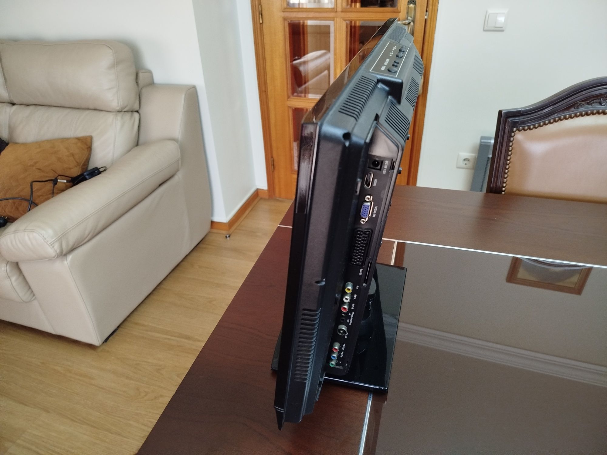 Televisor Monitor PC Dikom 48"