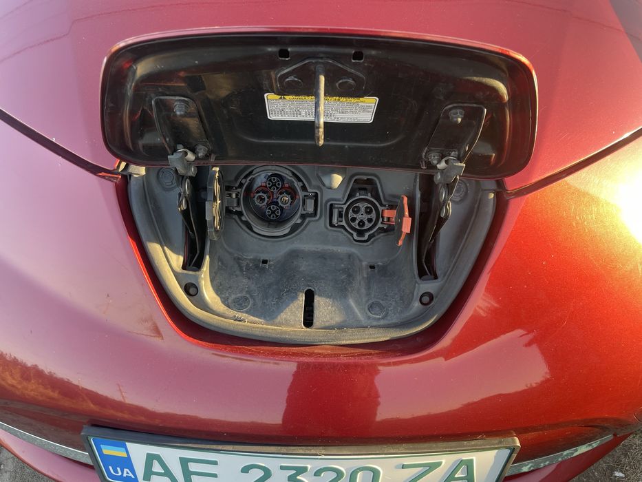 Продам Нисан Лиаф , Nissan Leaf , 2013 год